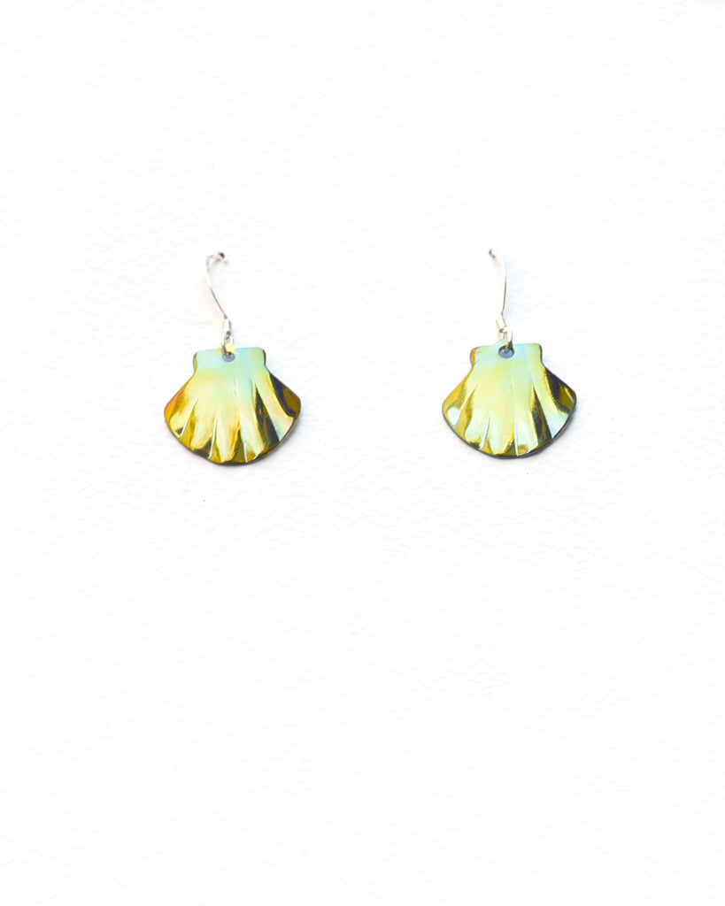 Small Scallop Earrings (3 Colors)