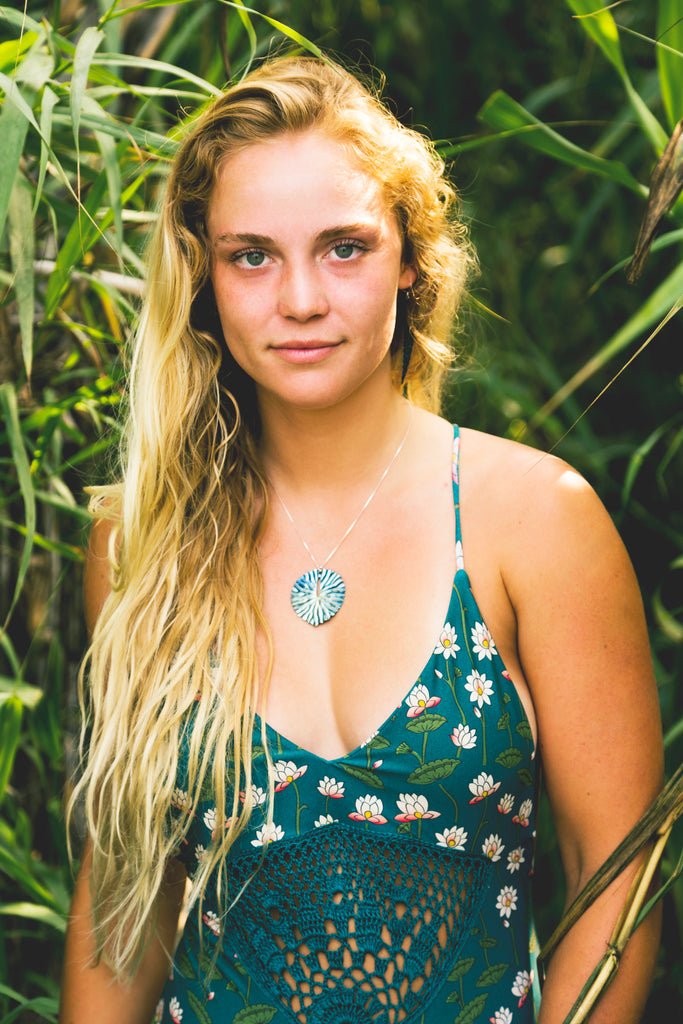Lily Necklace (5 Colors)